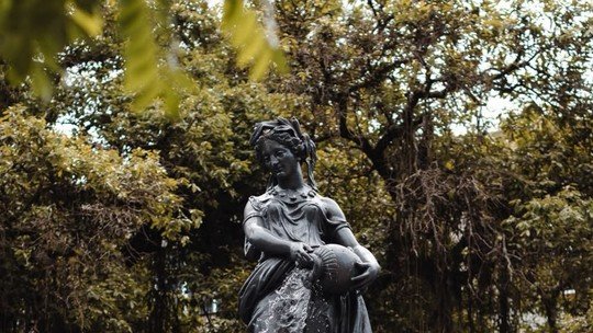 Chafariz centenário volta a jorrar água em praça de Laranjeiras Chafariz centenário volta a jorrar água em praça de Laranjeiras